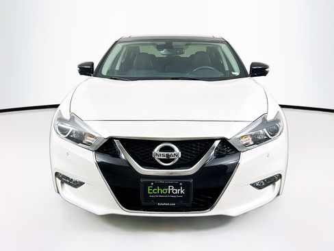 Used 2018 Nissan Maxima Platinum image 2