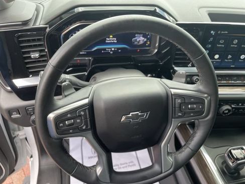 Used 2024 Chevrolet Silverado 1500 LT Trail Boss w/ LT Trail Boss Premium Package AWD/4WD image 12