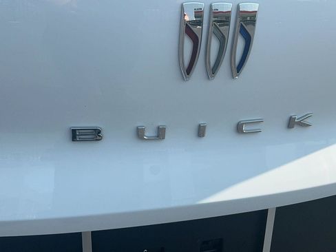 Used 2024 Buick Envista Preferred w/ Convenience I Package FWD image 10
