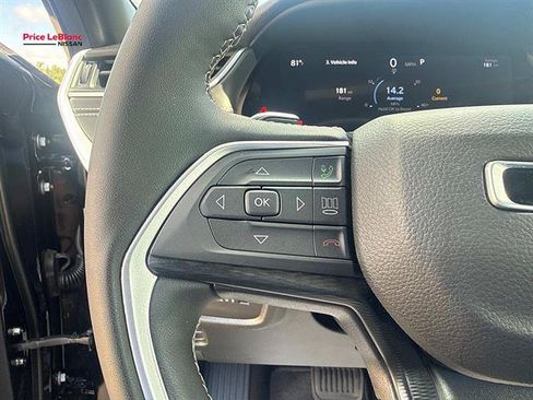 Used 2025 Jeep Grand Cherokee Altitude AWD/4WD image 22