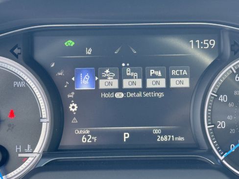 Used 2021 Toyota Venza XLE image 24