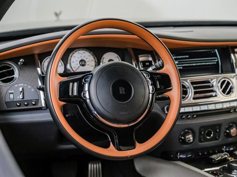 Used 2018 Rolls-Royce Wraith image 13