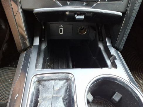Used 2017 Ford Explorer XLT w/ Equipment Group 201A FWD image 25
