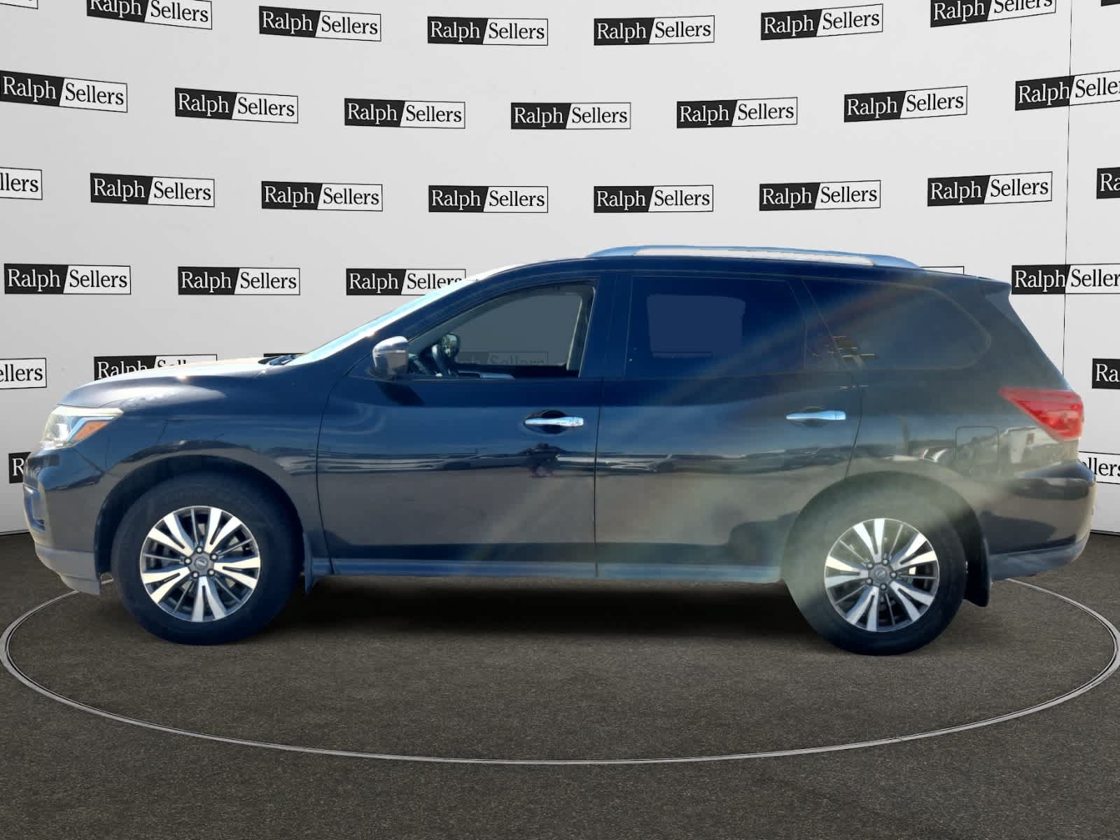 Used 2018 Nissan Pathfinder SL w/ Cargo Package AWD/4WD image 3