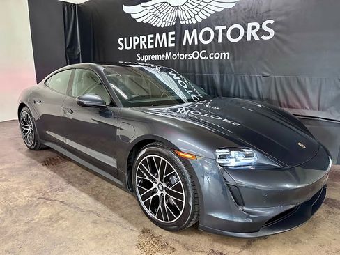 Used 2021 Porsche Taycan image 4