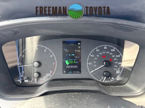 Used 2024 Toyota Corolla Cross L FWD image 8