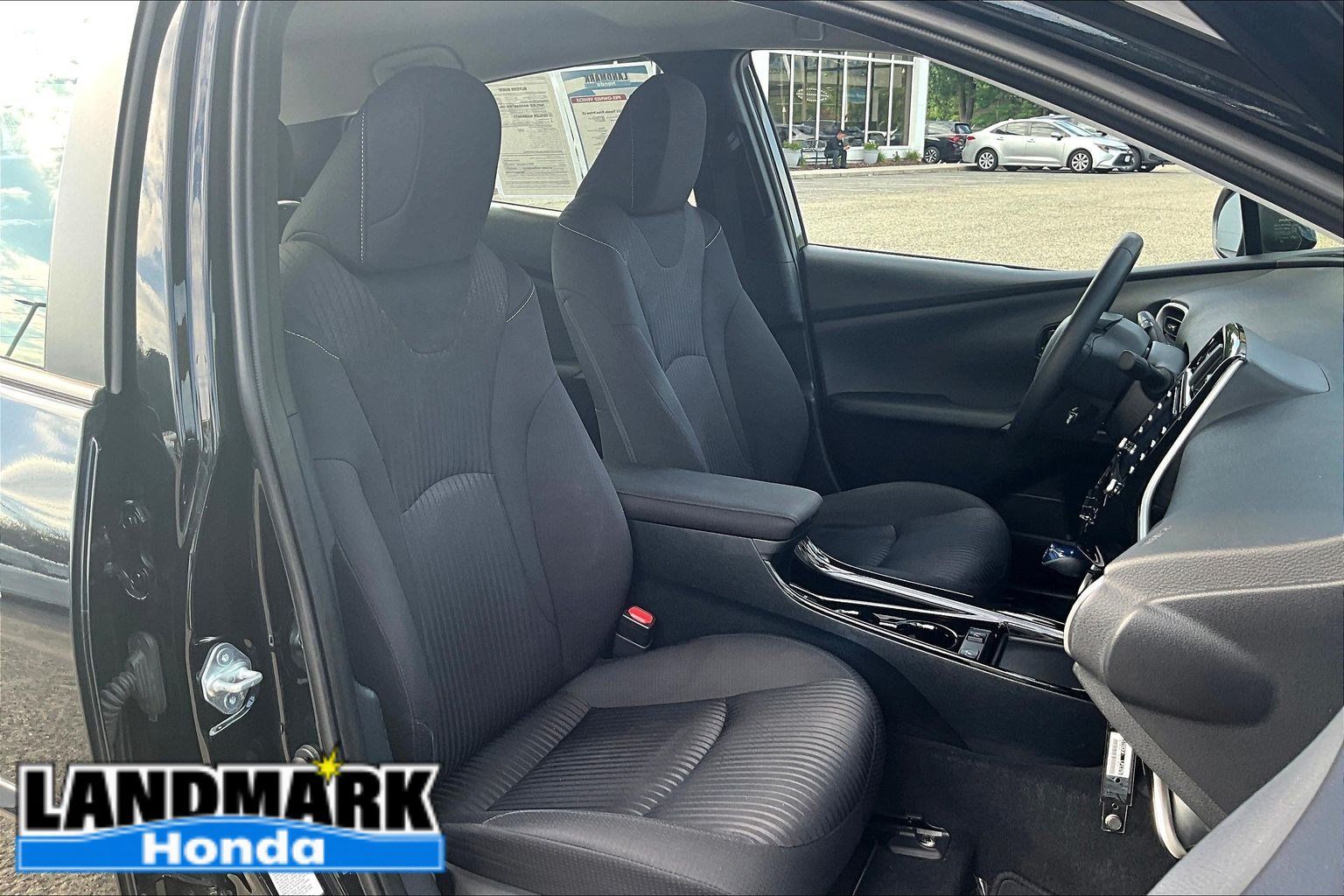 Used 2021 Toyota Prius Prime LE w/ Carpet Mat Package (TMS) FWD image 7