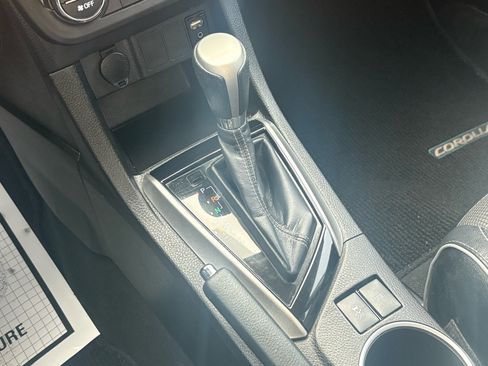 Used 2015 Toyota Corolla S Premium image 24