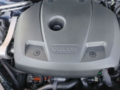 New 2026 Volvo XC60 T8 Core w/ Climate Package image 23