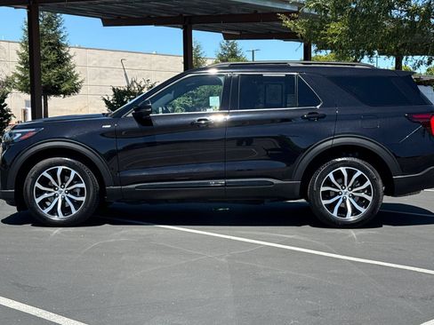 Used 2025 Ford Explorer ST-Line AWD/4WD image 14