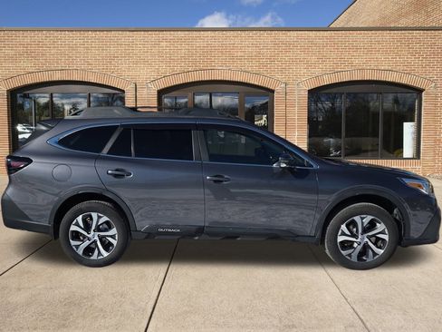 Used 2022 Subaru Outback Limited image 2