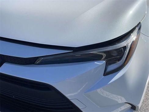 Used 2024 Toyota Corolla LE image 5