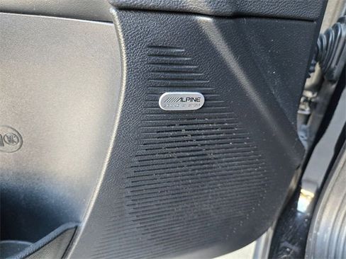 Used 2016 Dodge Challenger R/T Scat Pack w/ Leather Interior Group image 16