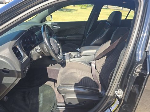 Used 2017 Dodge Charger R/T RWD image 11