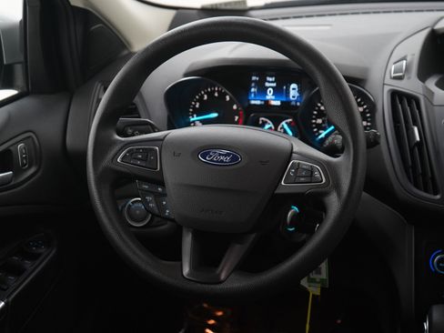 Used 2018 Ford Escape SE w/ Ford Safe & Smart Package FWD image 14