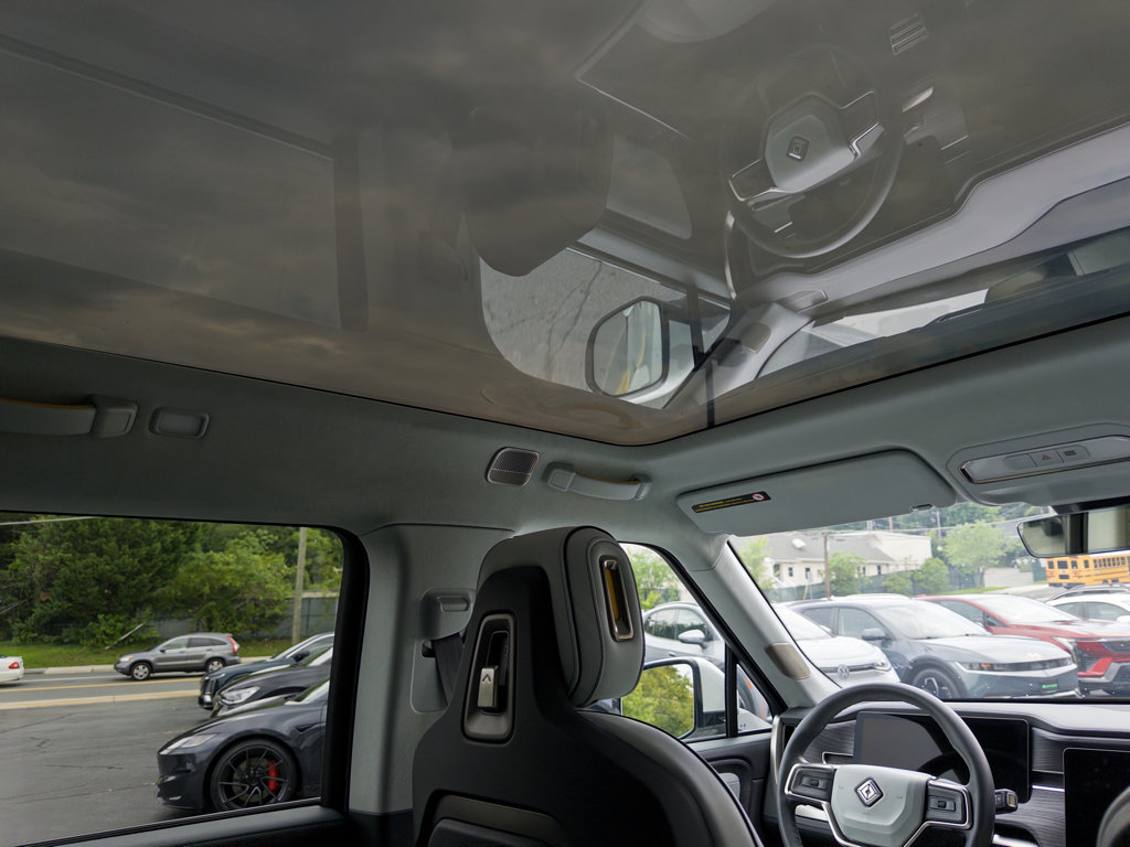 Used 2024 Rivian R1S Adventure Dual AWD/4WD image 24