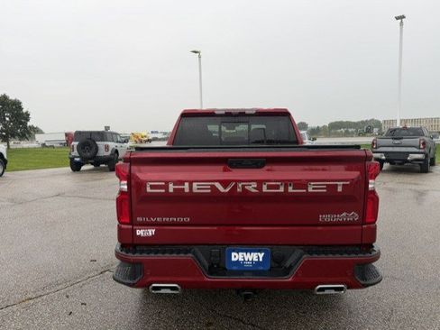 Used 2025 Chevrolet Silverado 1500 High Country AWD/4WD image 8
