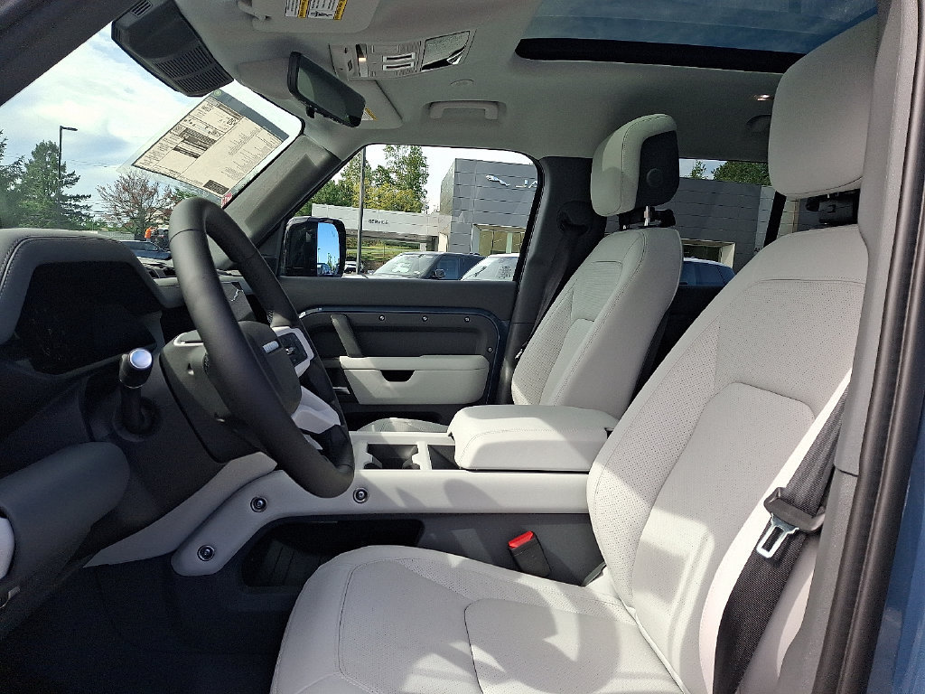 New 2026 Land Rover Defender 110 X-Dynamic SE AWD/4WD image 9