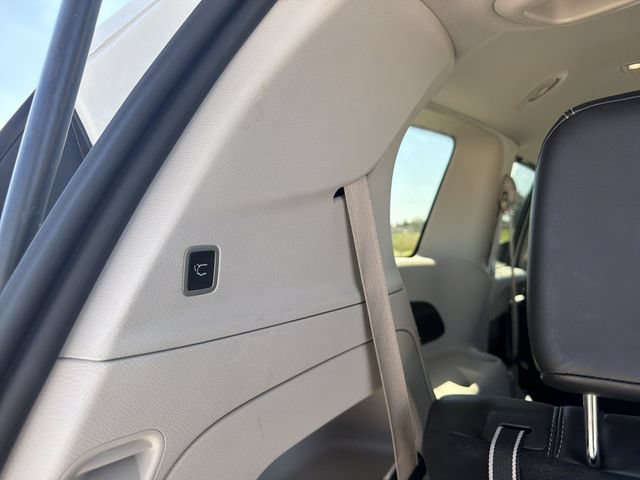 Used 2023 Chrysler Pacifica Touring-L FWD image 20