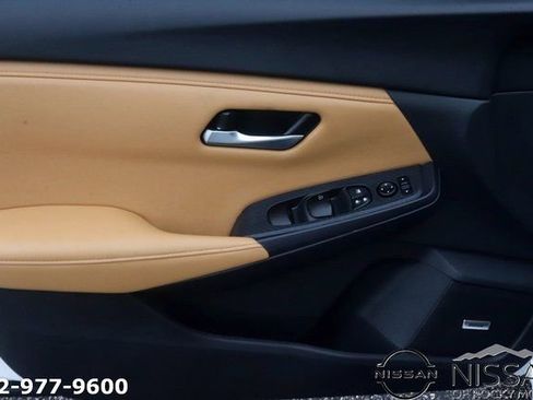 New 2025 Nissan Sentra SV w/ SV Premium Package FWD image 9