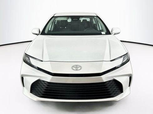 Used 2025 Toyota Camry LE FWD image 2