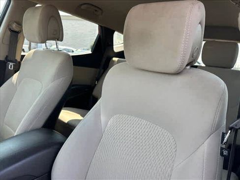 Used 2017 Hyundai Santa Fe Sport FWD image 16