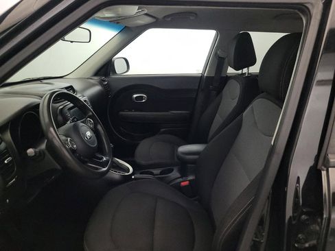 Used 2018 Kia Soul + FWD image 17