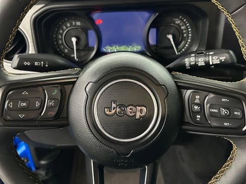 Used 2024 Jeep Wrangler Unlimited w/ Convenience Group AWD/4WD image 16