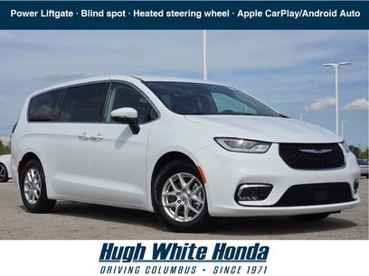 Used 2023 Chrysler Pacifica Touring-L