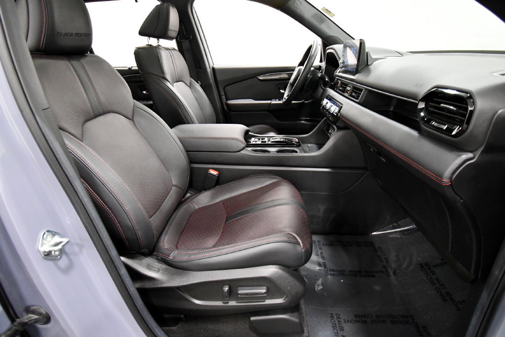Certified 2025 Honda Pilot Black Edition image 19