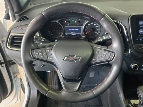Certified 2022 Chevrolet Equinox RS w/ Infotainment Package FWD image 34