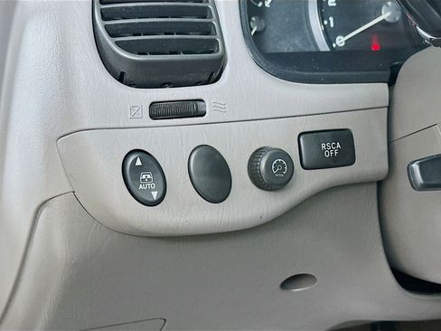 Used 2007 Toyota Sequoia Limited AWD/4WD image 10