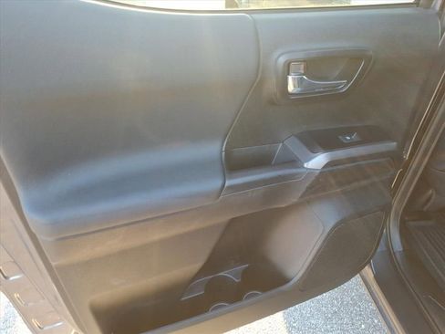 Used 2021 Toyota Tacoma TRD Sport image 21