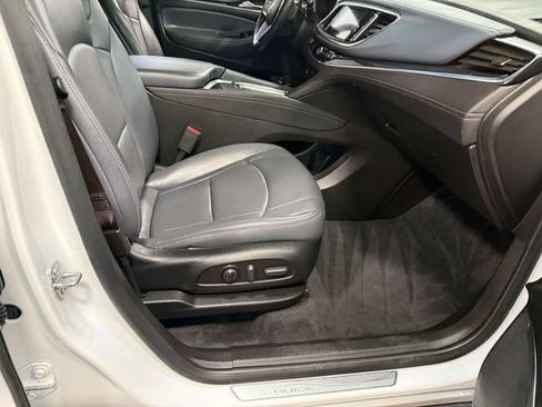 Used 2023 Buick Enclave Essence AWD/4WD image 62
