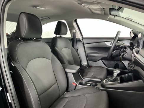 Certified 2024 Kia Forte LXS w/ LXS Technology Package image 23