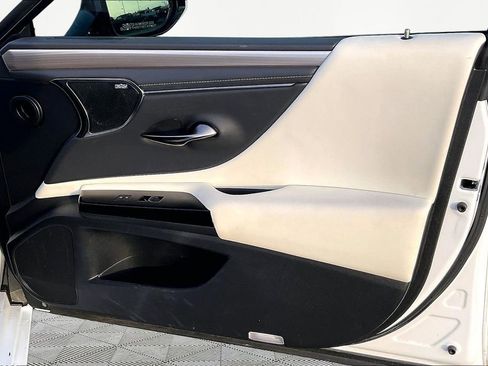 Used 2024 Lexus ES 350 F Sport w/ Accessory Package (Z1) image 29