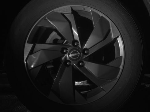 Used 2025 Nissan Rogue SV image 15