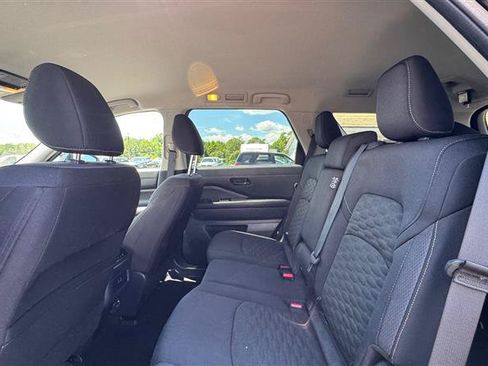 Used 2024 Nissan Pathfinder SV AWD/4WD image 36