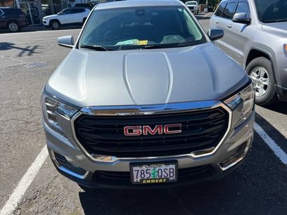 Used 2024 GMC Terrain SLE