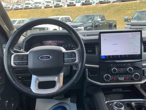 Certified 2024 Ford Expedition XLT image 9