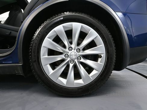 Used 2018 Tesla Model X 100D image 11