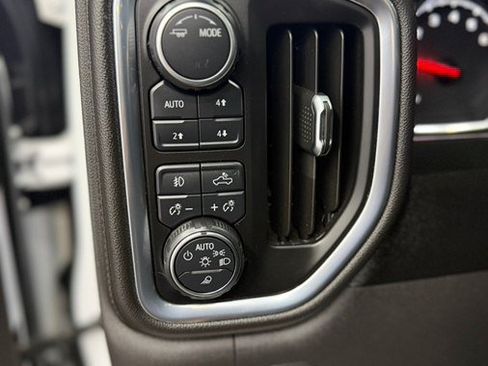 Used 2021 Chevrolet Silverado 1500 LT Trail Boss w/ Convenience Package II AWD/4WD image 39