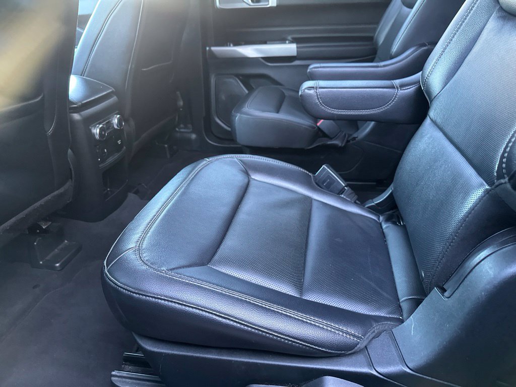 Used 2021 Ford Explorer Limited w/ Equipment Group 301A RWD image 9