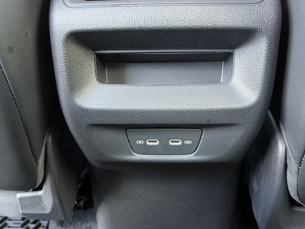 Certified 2025 Volkswagen Tiguan SE FWD image 19