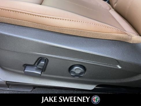 Used 2023 Alfa Romeo Stelvio Ti image 28