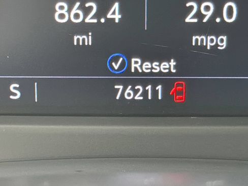 Used 2022 Cadillac XT4 Premium Luxury w/ Safety Alert Package FWD image 28