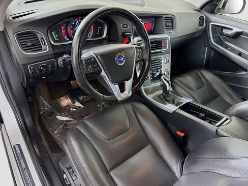 Used 2016 Volvo V60 T5 Platinum w/ Climate Package FWD image 23