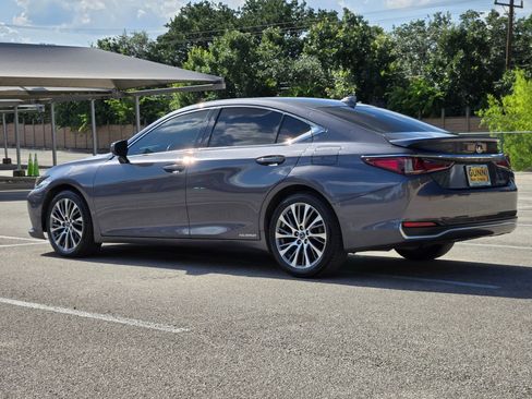 Used 2020 Lexus ES 300h w/ Premium Package FWD image 6