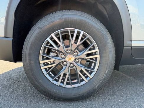 New 2026 Chevrolet Traverse LT w/ Driver Confidence Package FWD image 10
