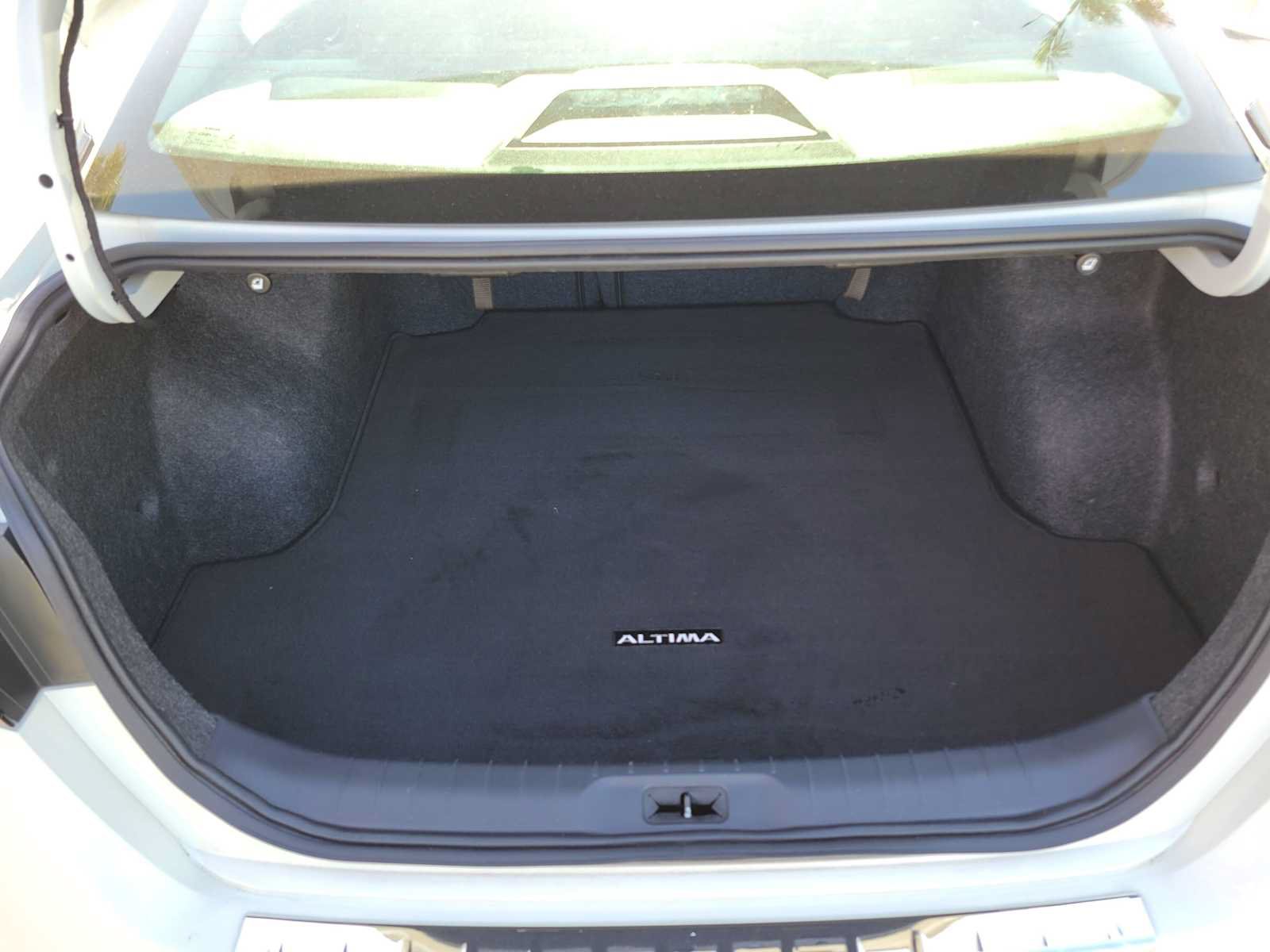 Used 2022 Nissan Altima 2.5 SR w/ Midnight Edition Package FWD image 14